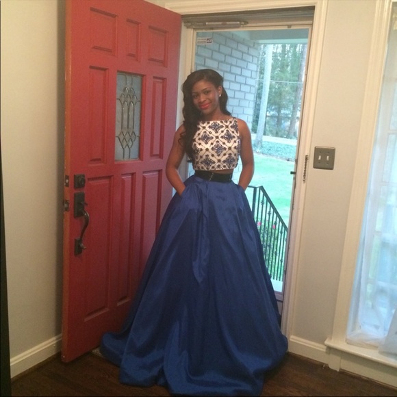 Sherri Hill Prom dress💙 - Picture 3 of 3